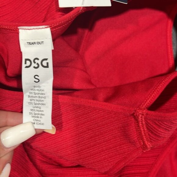 DSG Women's Momentum Seamless Cropped Tank Top - Picture 8 of 8